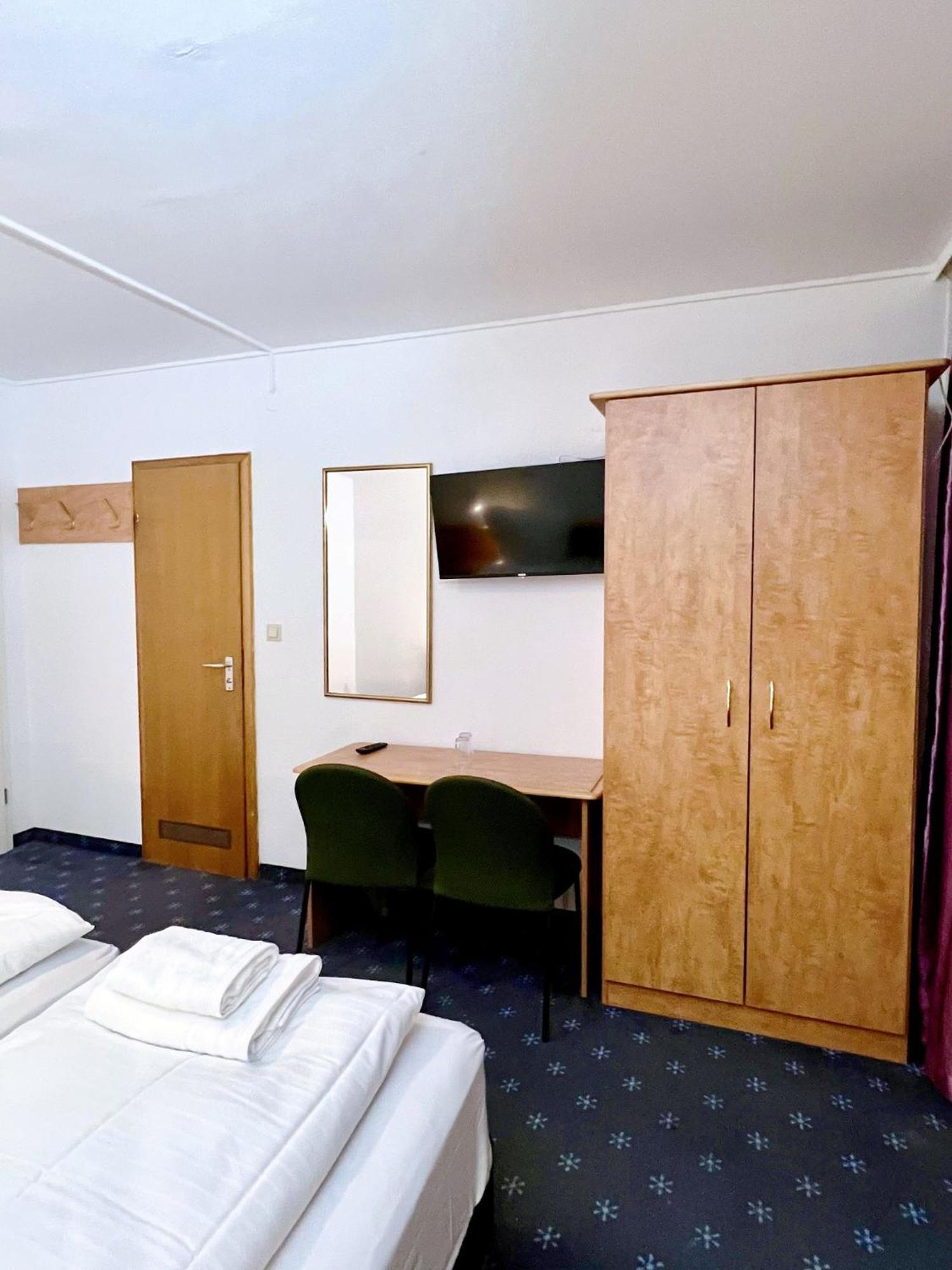 Hotel Neo Cologne Bonn Airport Rosrath Bagian luar foto