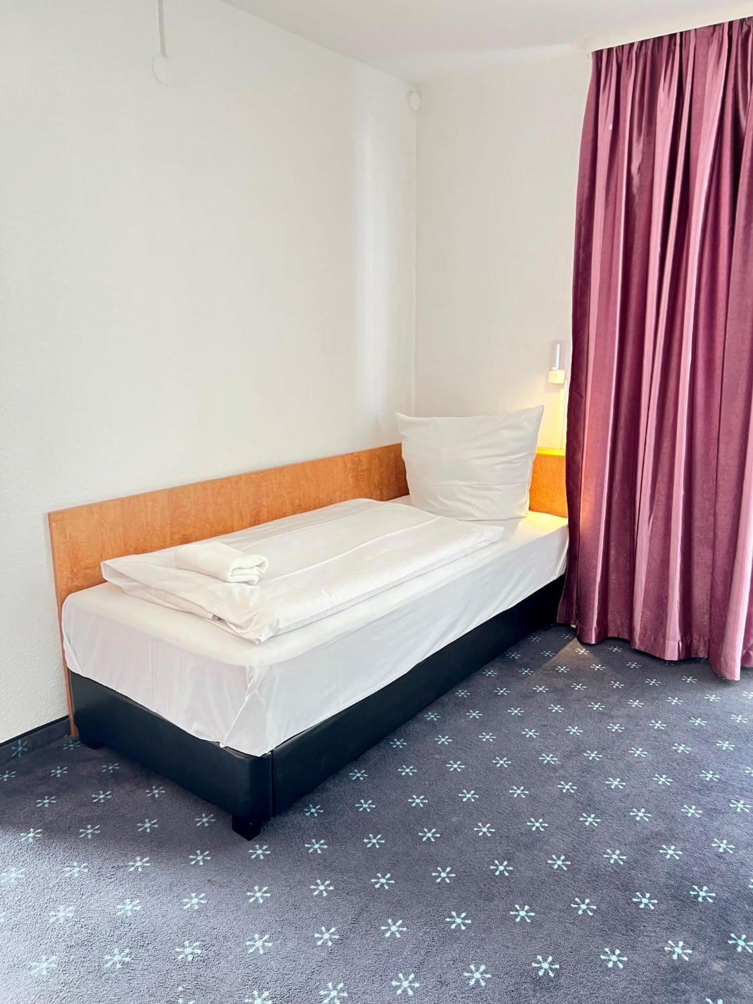 Hotel Neo Cologne Bonn Airport Rosrath Bagian luar foto