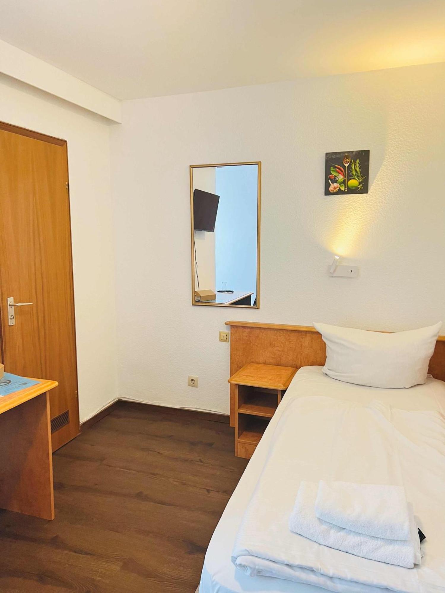 Hotel Neo Cologne Bonn Airport Rosrath Bagian luar foto